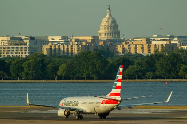 Boeing 737-800 — - American Airlines and an American Landmark