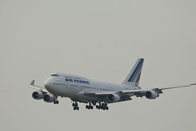 Boeing 747-200 (F-GITD) - Atterrissage