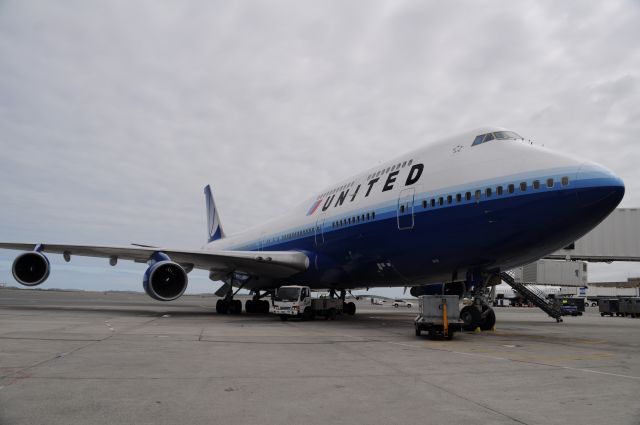 Boeing 747-400 (N178UA)