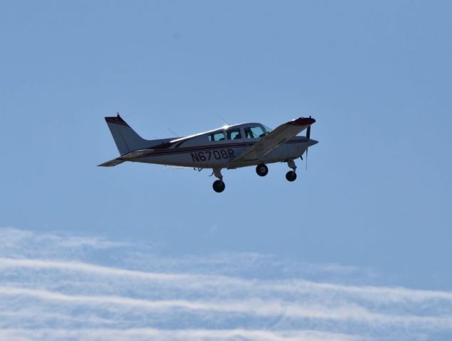 Beechcraft Sundowner (N6708R) - I had just left KILG and Vince Games, who I was flying with today, took this shot