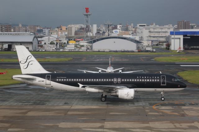 Airbus A320 (JA03MC)