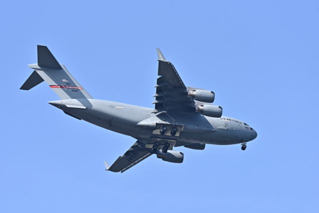 Boeing Globemaster III (N91190) - landing runway 34 11Jul2020