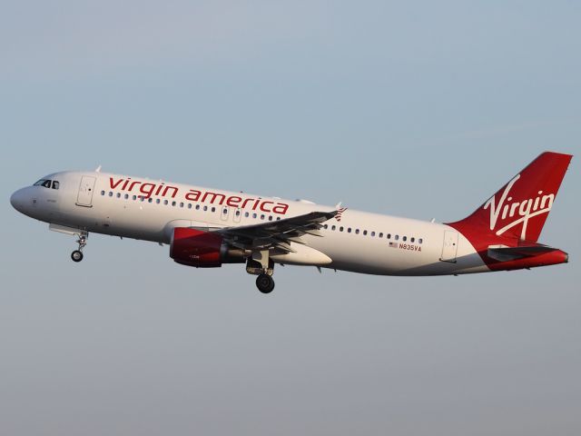 Airbus A320 (N835VA)