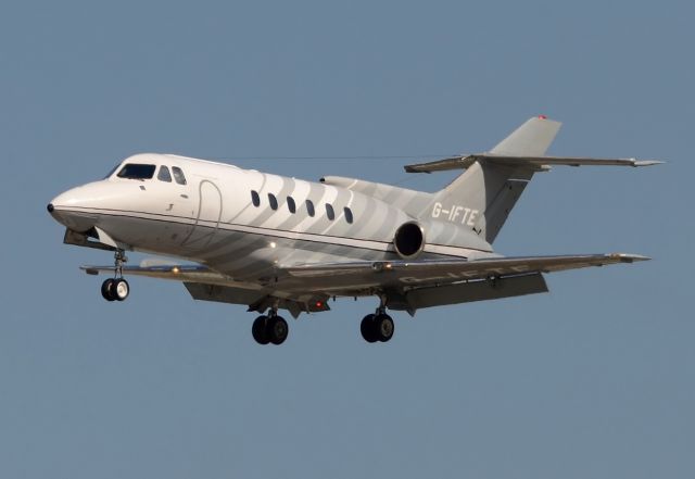 Hawker 800 (G-IFTE)