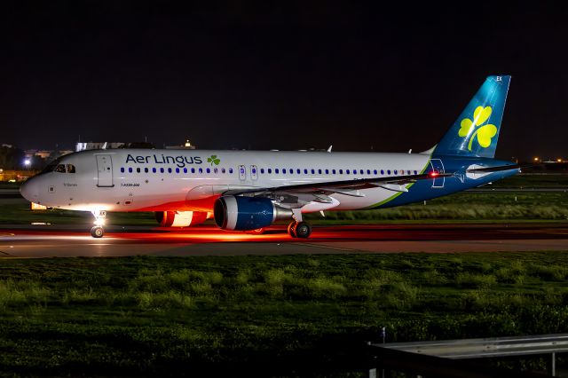 Airbus A320 (EI-DEK)
