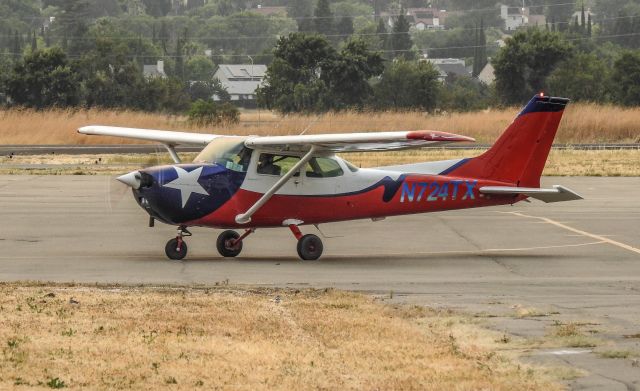 Cessna Skyhawk (N724TX)