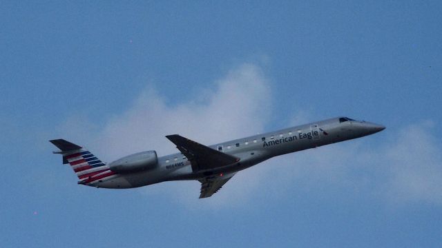 Embraer ERJ-145 (N664MS)