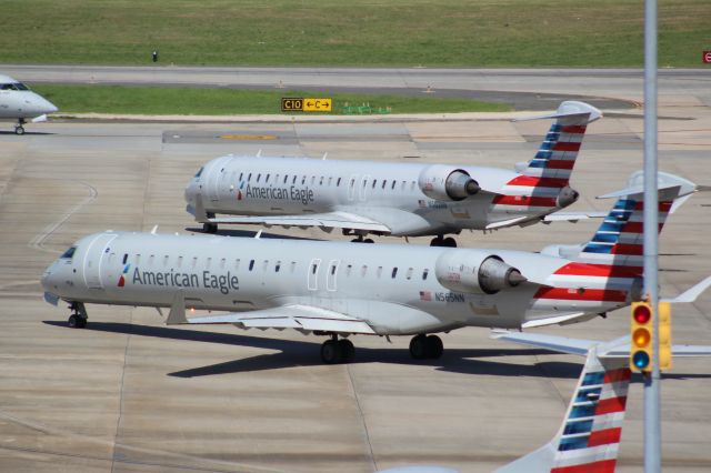 Canadair Regional Jet CRJ-900 (N565NN)