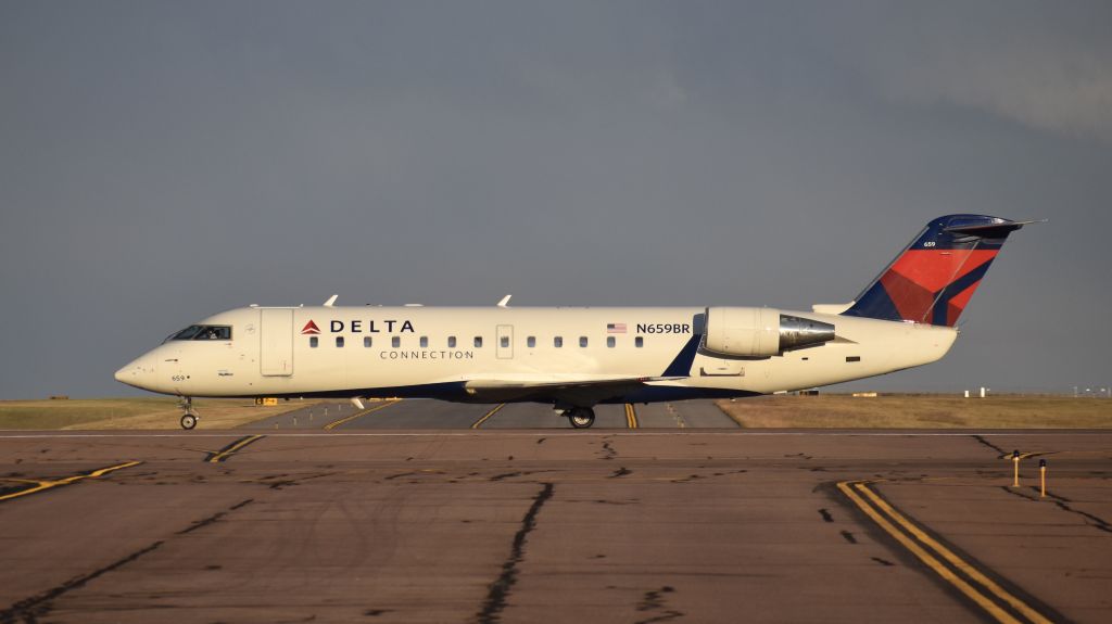 Canadair Regional Jet CRJ-200 (N659BR)