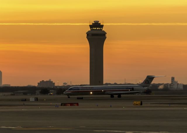 McDonnell Douglas MD-80 —