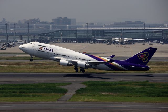 Boeing 747-400 (HS-TGT)