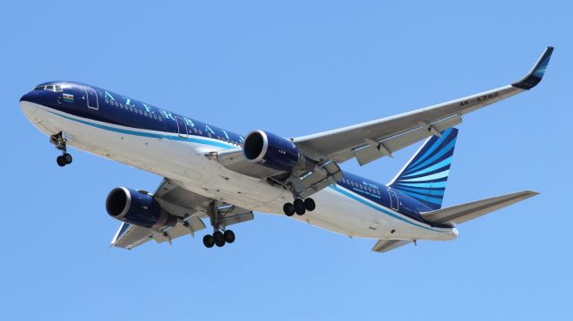 BOEING 767-300 (4K-AZ82) - 15/08/2025:br /Flight GYD > TLV, final to runway 30.