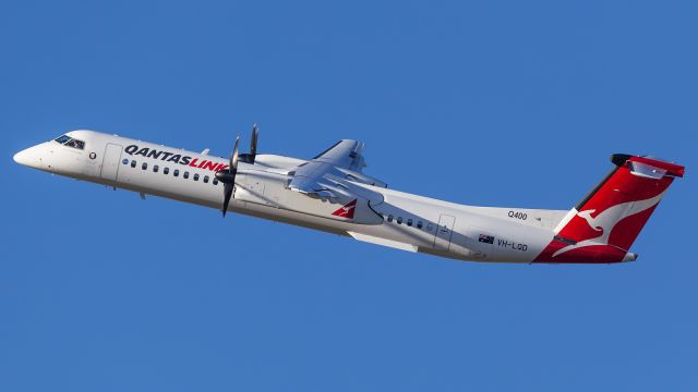 de Havilland Dash 8-400 (VH-LQD)