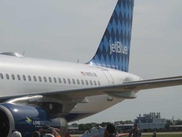 Airbus A320 (N651JB)