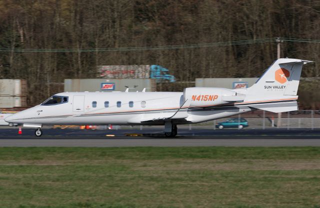 Learjet 60 (N415NP)