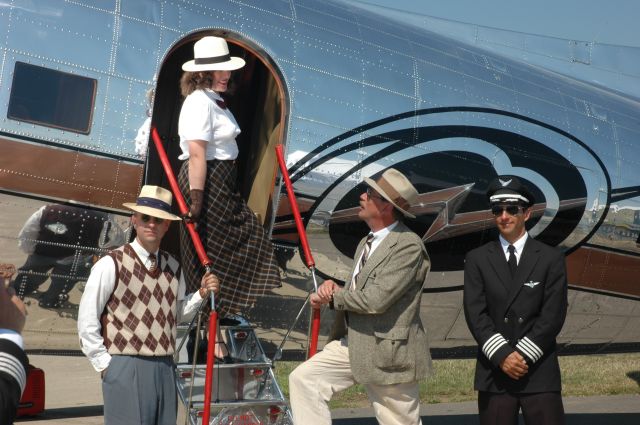 Douglas DC-3 (N3006)