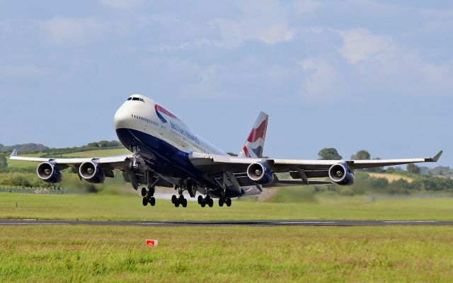 Boeing 747-400 (G-BNLW) - ba b747-400 g-bnlw departing shannon for heathrow after diverting in earlier on a medical emergency from las vegas 26/6/15