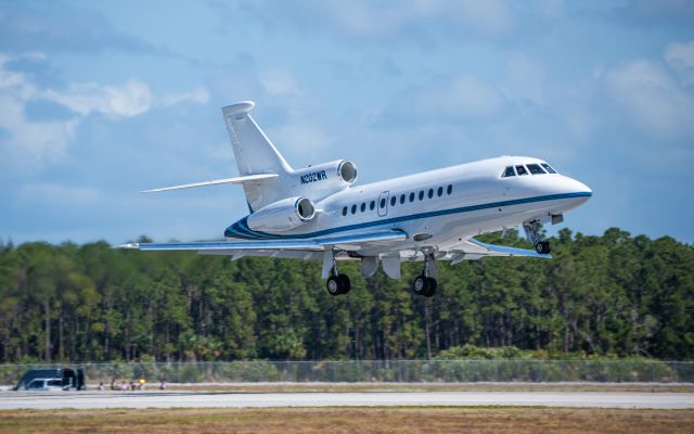 Dassault Falcon 900 (N202WR)
