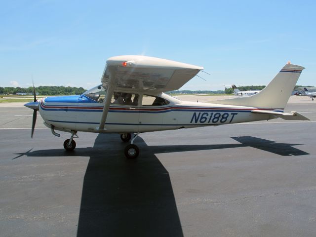 Cessna Skylane (N6188T)