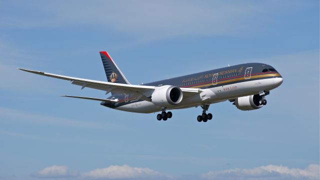 Boeing 787-8 (JY-BAA) - BOE695 on final to Rwy 16R to complete a flight test on 8/7/14. (LN:194 / cn 37983).