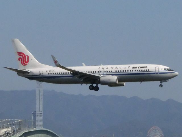 Boeing 737-700 (B-5443)