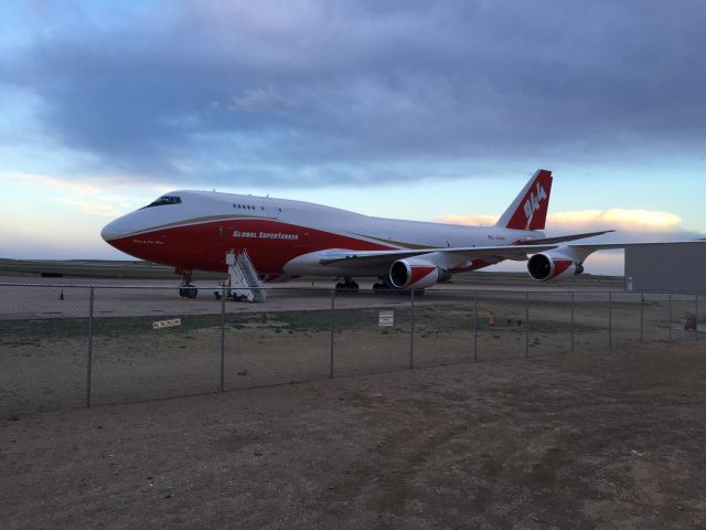 Boeing 747-400 (N744ST)