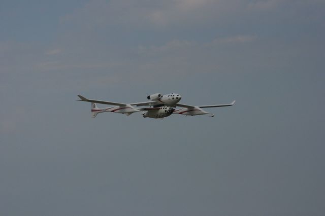 N318SL — - White Knight caring Space Ship One approaching show line at the EAA Fly in 7-30-2005