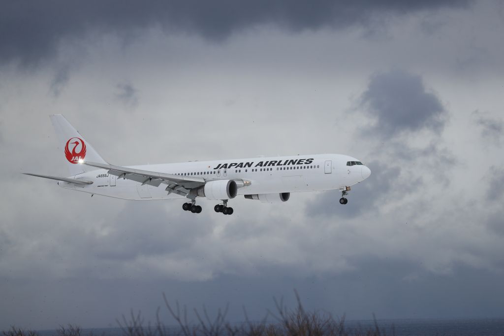 BOEING 767-300 (JA655J) - December 21st 2019:HND-HKD.
