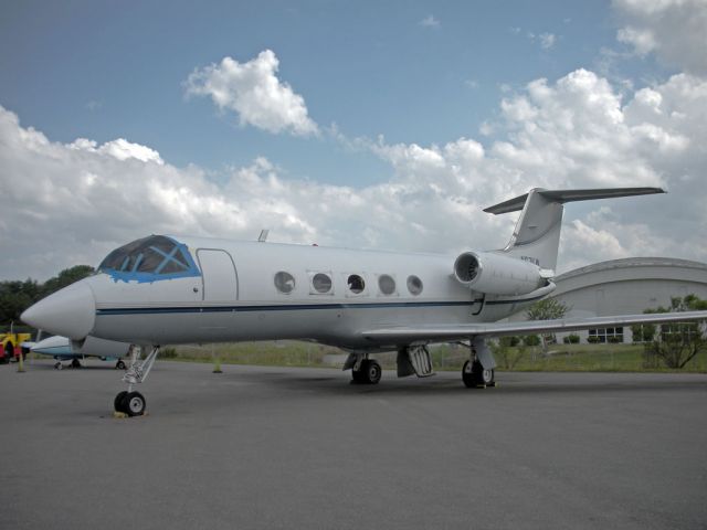 Gulfstream American Gulfstream 2 (N671LW) - This G-II is in awful condition.. appears to be left for parts.