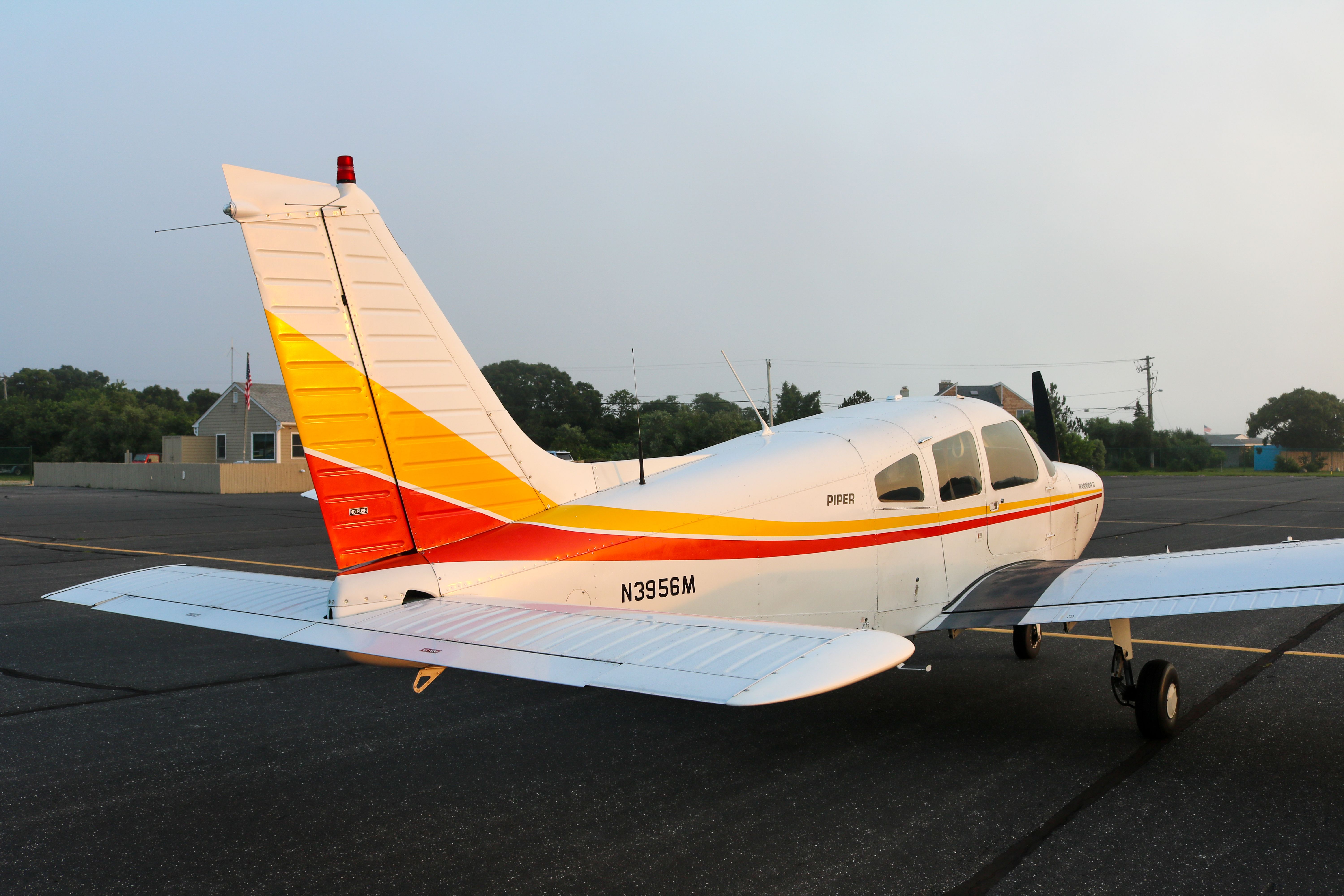 Piper Cherokee (N3956M)