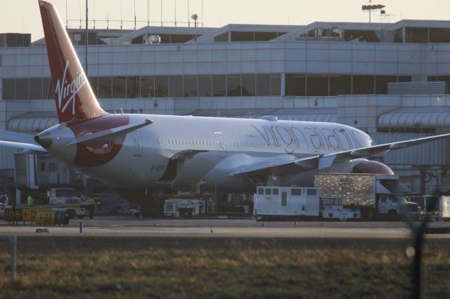 Boeing 787-9 Dreamliner (G-VSPY)