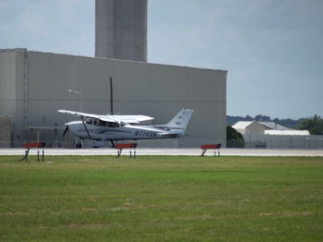 Cessna Skyhawk (N114VK)