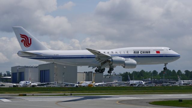 BOEING 747-8 (B-2482) - BOE71 on final to Rwy 16R to complete a flight test on 5/15/15. (ln 1517 / cn 44933).