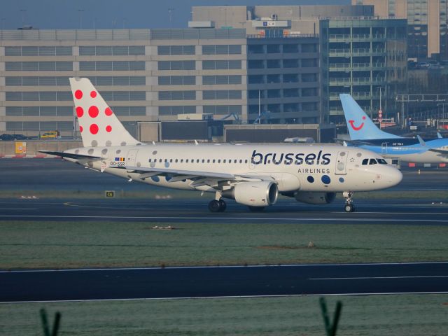 Airbus A319 (OO-SSR)