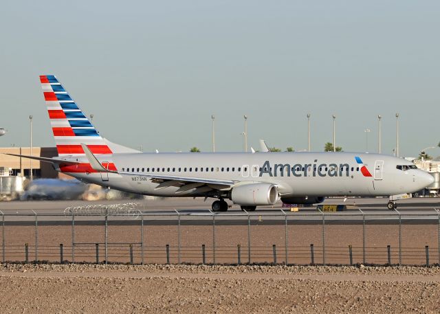 Boeing 737-800 (N873NN)