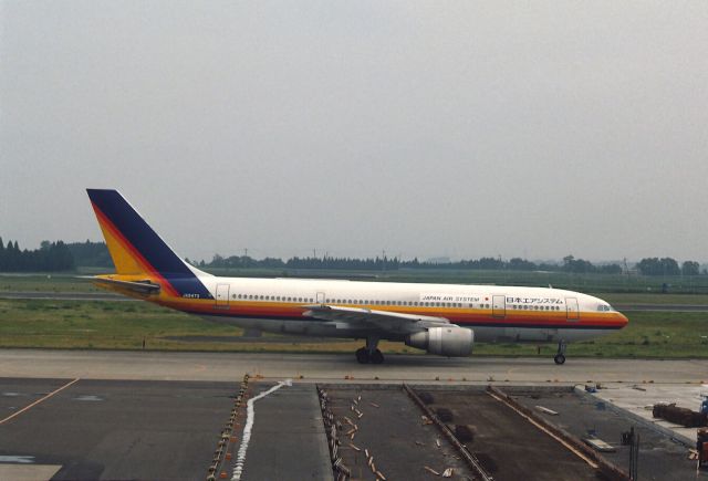 Airbus A300F4-200 (JA8473) - Taxing at Kagoshima Intl Airport on 1988/06/17