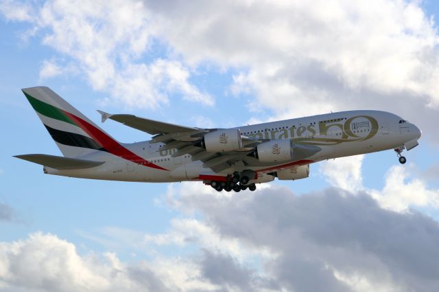 Airbus A380-800 (A6-EVQ) - Airborne off rwy 27L on 25-Oct-21 operating flight UAE2 to OMDB.