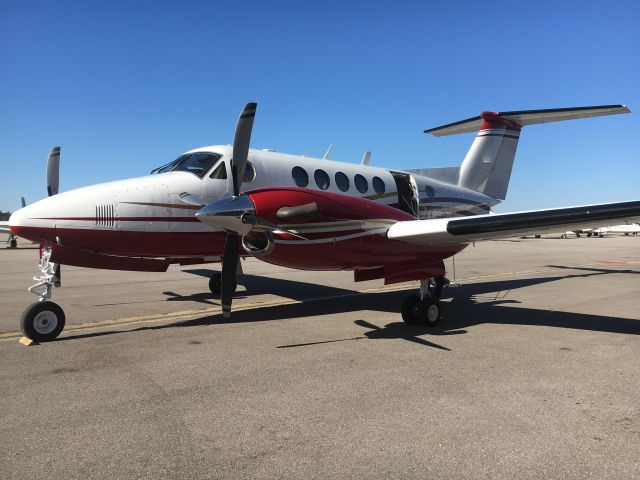 Beechcraft Super King Air 200 (N196SC) - King Air B 200