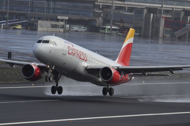 Airbus A320 (EC-JSK) - La Palma (Canarias)  18 de Febrero 2016