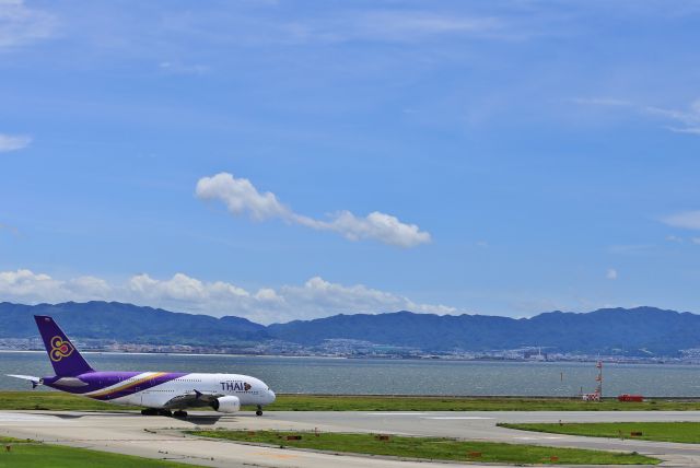 Airbus A380-800 (HS-TUD)