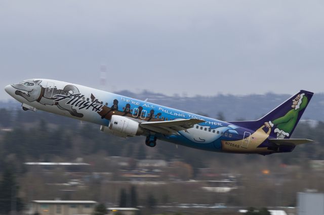 BOEING 737-400 (N705AS) - The Spirit of Alaska Statehood departing PDX for Phoenix Sky Harbor