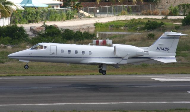 Learjet 60 (N114BD)