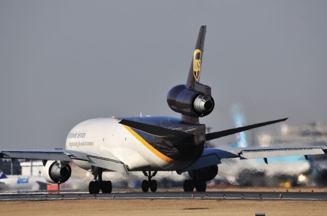 Boeing MD-11 —
