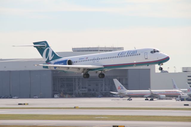 Boeing 717-200 (N989AT)