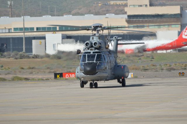 HD2116 — - Photo of this morning at Gando Air Base, the first airbus H 125 helicopter in Spain