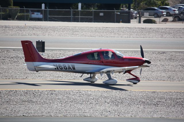 Cirrus SR-22 (N68AW)