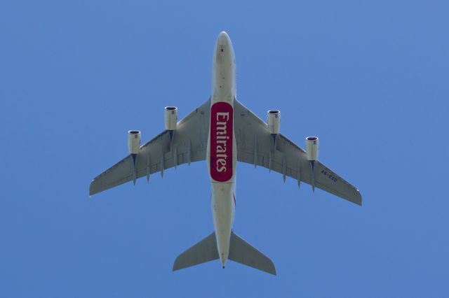 Airbus A380-800 (A6-EDD) - Final approach over Long Island to JFK - 21L - May 25, 2014