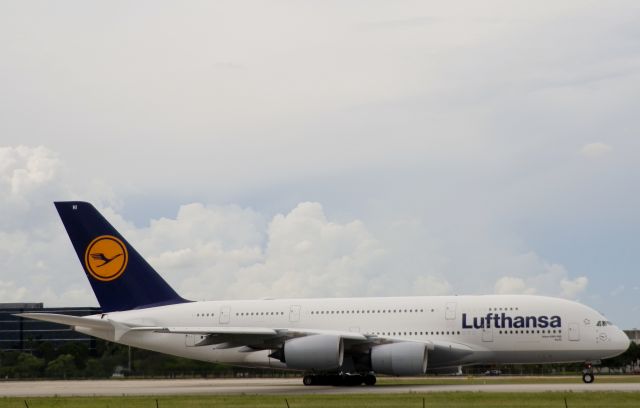 Airbus A380-800 (D-AIMI)