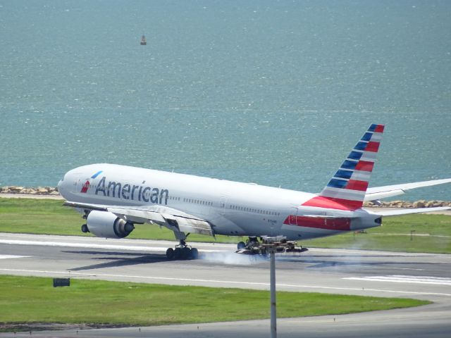 Boeing 777-200 (N754AN)