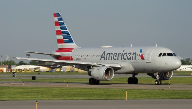 Airbus A319 (N765US) - A319 headed to DFW